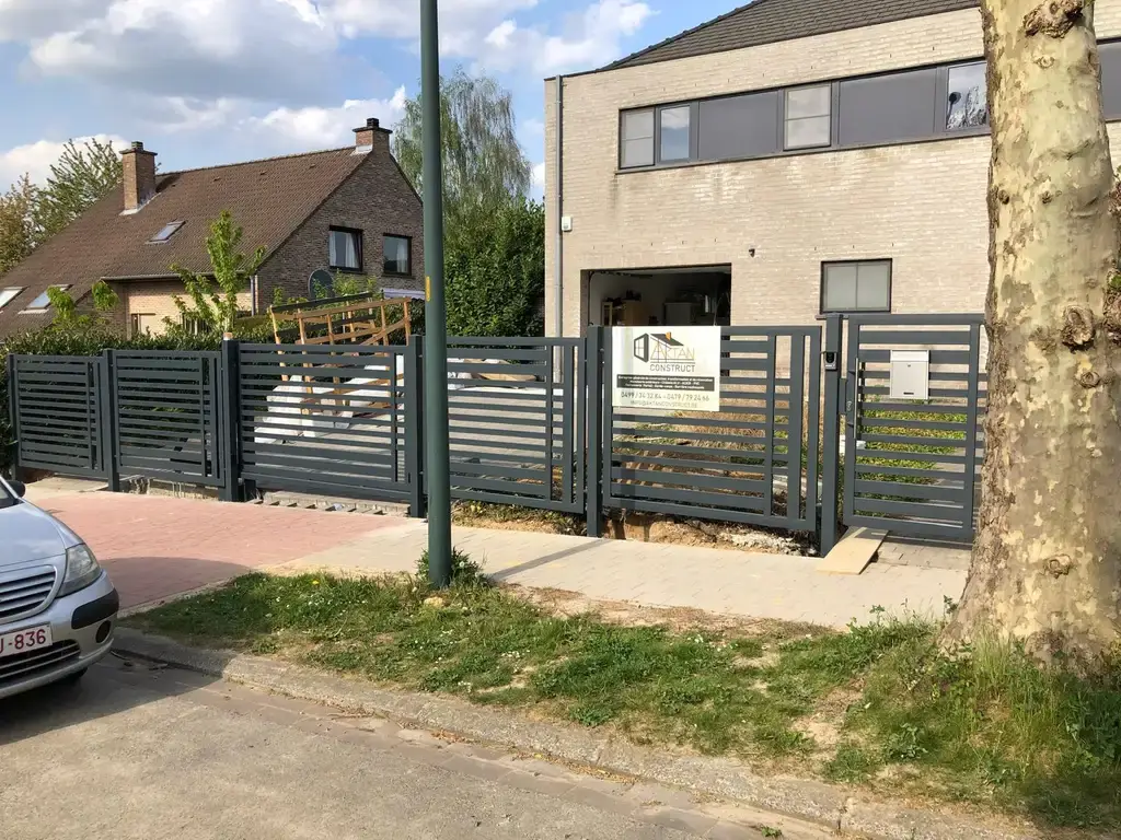 Portail extérieur